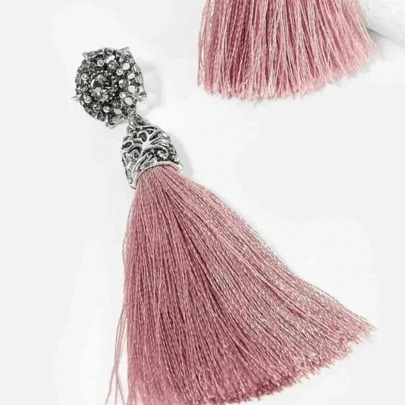 🆕Rhinestone Engraved Pink Tassel Drop Earrings🆕 - Picture 3 of 3